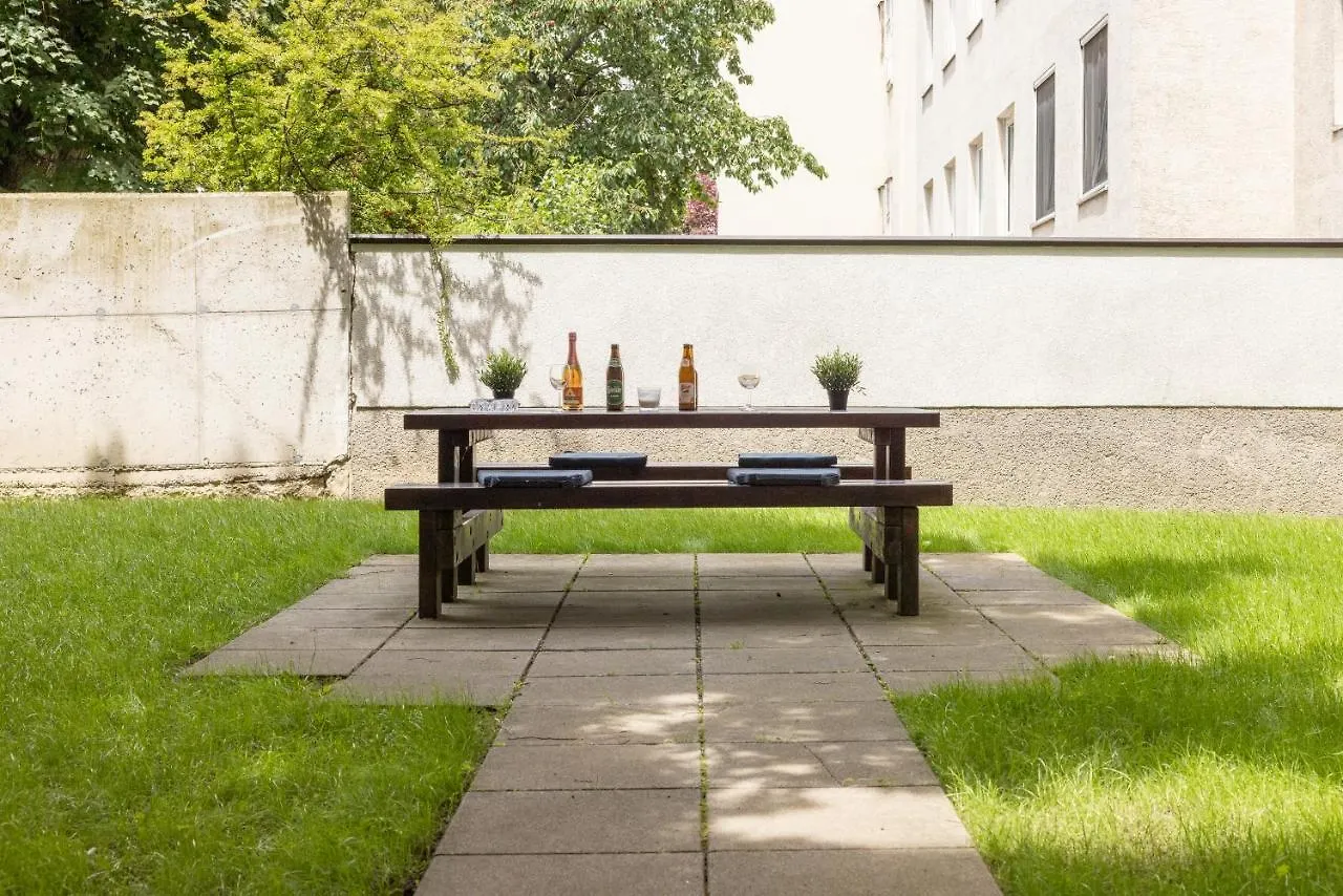 Yeshello Vienna Central Station Apartment