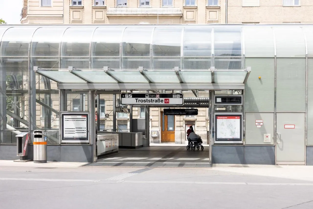 Yeshello Vienna Central Station Apartment