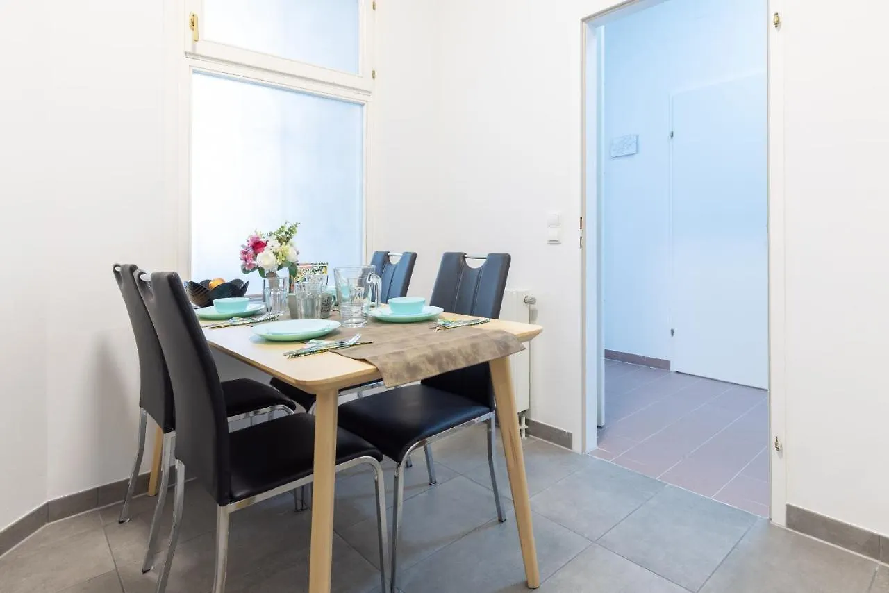 Yeshello Vienna Central Station Apartment