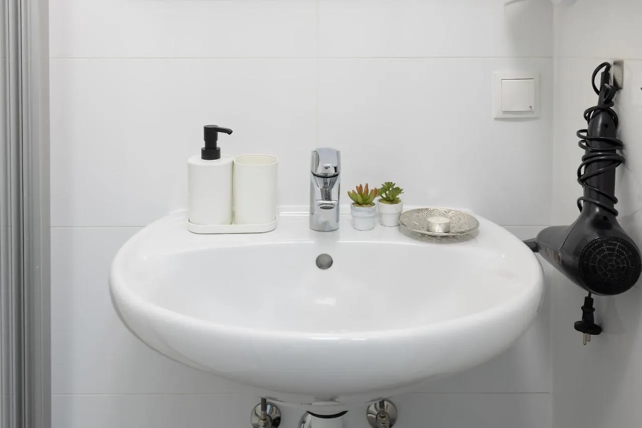 Yeshello Vienna Central Station Apartment Austria