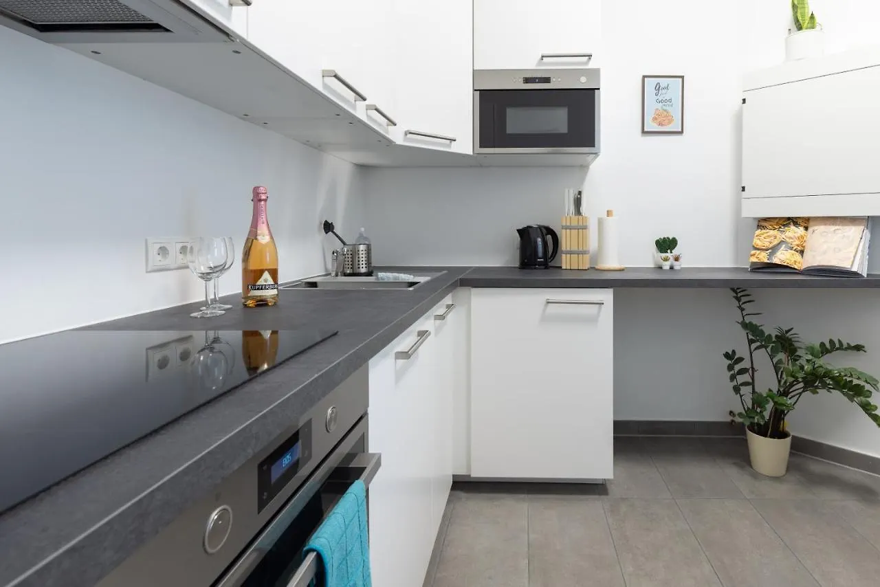 Yeshello Vienna Central Station Apartment 0*,